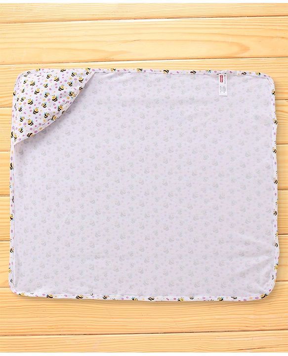 Babyhug Interlock Hooded Wrappers With Honey Bee Print L 76.2 x B 76.2 cm - White