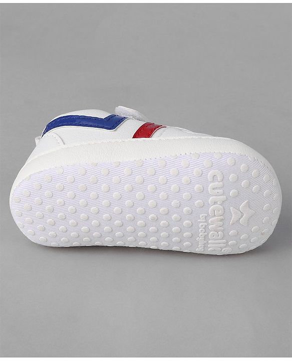 Cute Walk by Babyhug Velcro Closure Booties - White