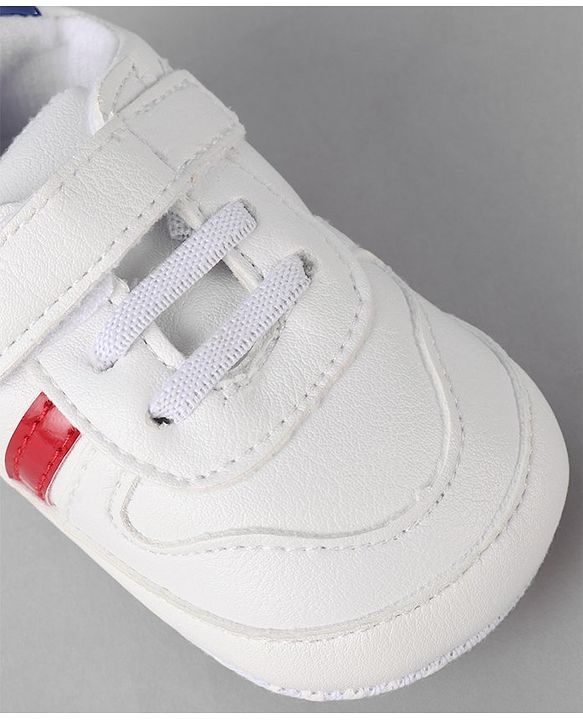 Cute Walk by Babyhug Velcro Closure Booties - White