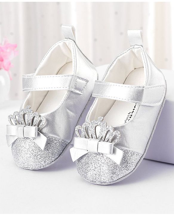 Cute Walk by Babyhug Velcro Closure Booties Bow Applique - Silver