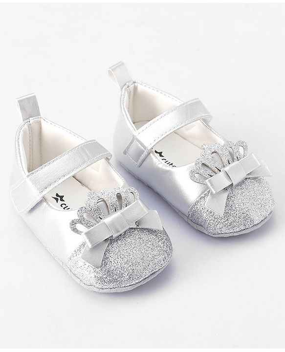 Cute Walk by Babyhug Velcro Closure Booties Bow Applique - Silver