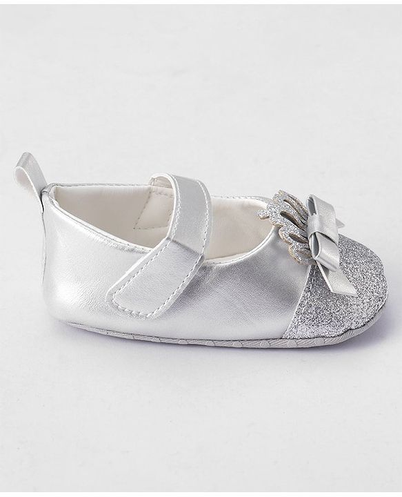 Cute Walk by Babyhug Velcro Closure Booties Bow Applique - Silver