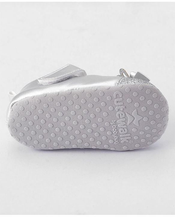 Cute Walk by Babyhug Velcro Closure Booties Bow Applique - Silver