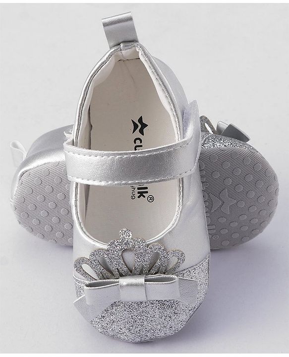 Cute Walk by Babyhug Velcro Closure Booties Bow Applique - Silver