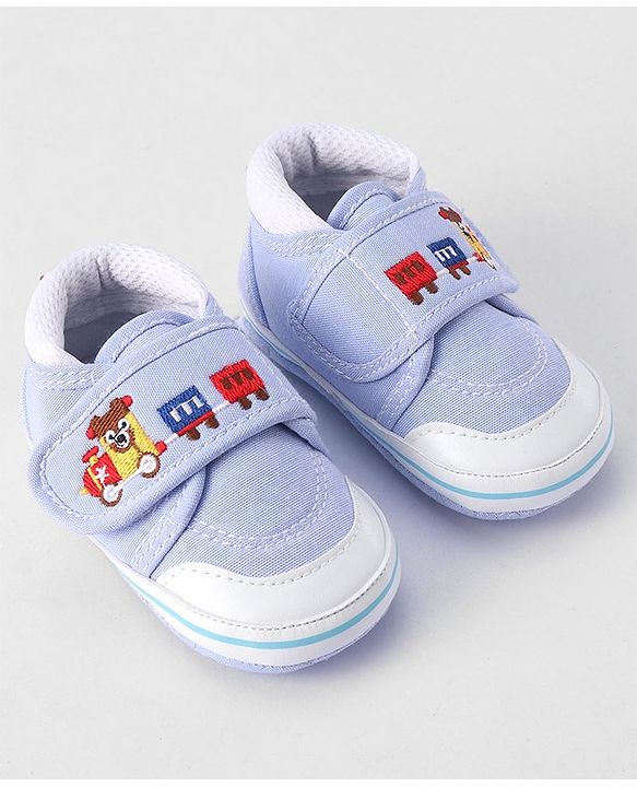 Cute Walk by Babyhug Velcro Closure Booties Train Embroidery - Blue