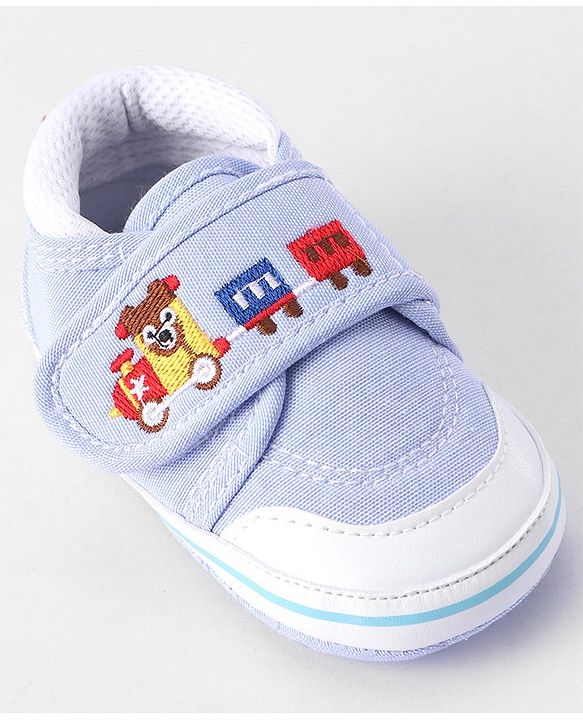Cute Walk by Babyhug Velcro Closure Booties Train Embroidery - Blue