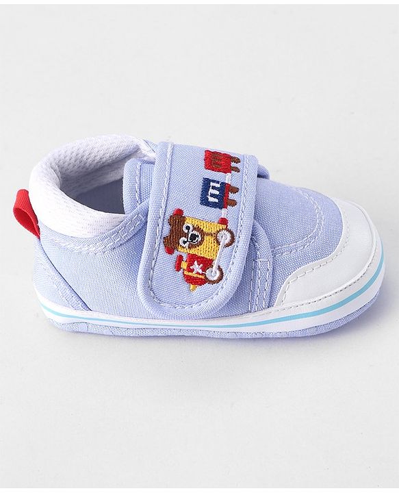Cute Walk by Babyhug Velcro Closure Booties Train Embroidery - Blue