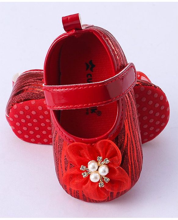 Cute Walk by Babyhug Booties Floral Applique - Red