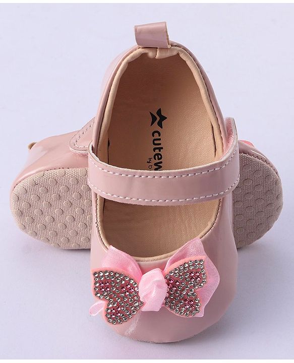 Cute Walk by Babyhug Velcro Closure Booties Bow Applique - Pink