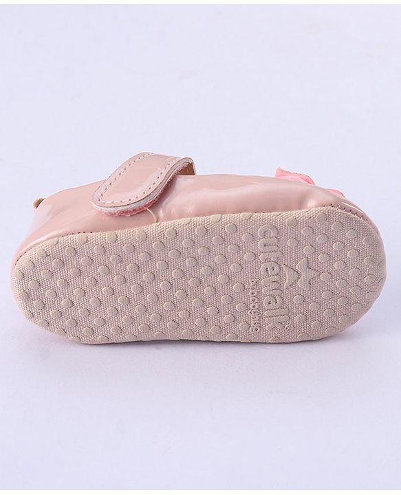 Cute Walk by Babyhug Velcro Closure Booties Bow Applique - Pink