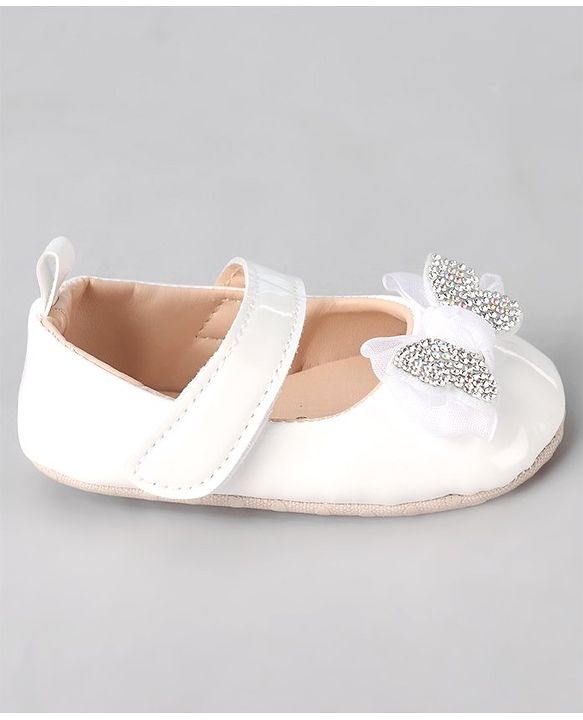 Cute Walk by Babyhug Velcro Closure Booties Bow Applique - White