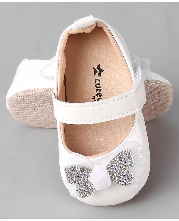 Cute Walk by Babyhug Velcro Closure Booties Bow Applique - White