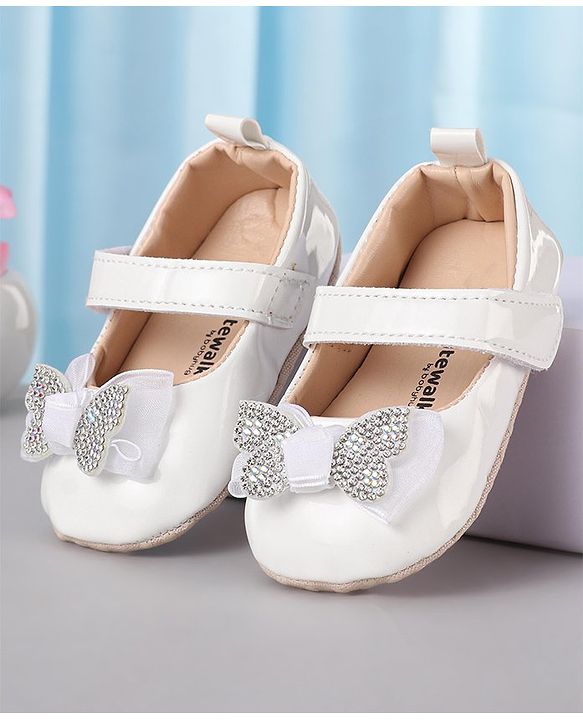 Cute Walk by Babyhug Velcro Closure Booties Bow Applique - White