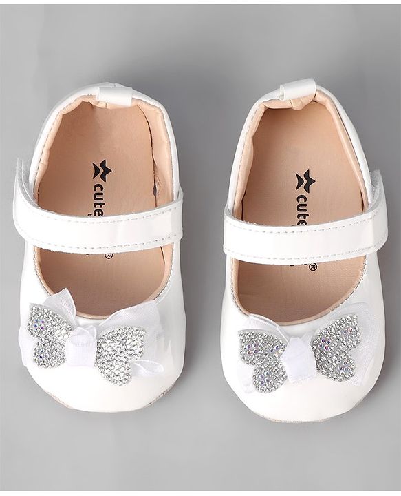 Cute Walk by Babyhug Velcro Closure Booties Bow Applique - White