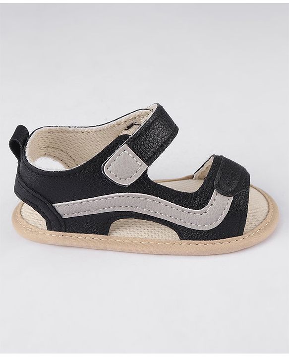 Cute Walk by Babyhug Velcro Closure Booties - Black