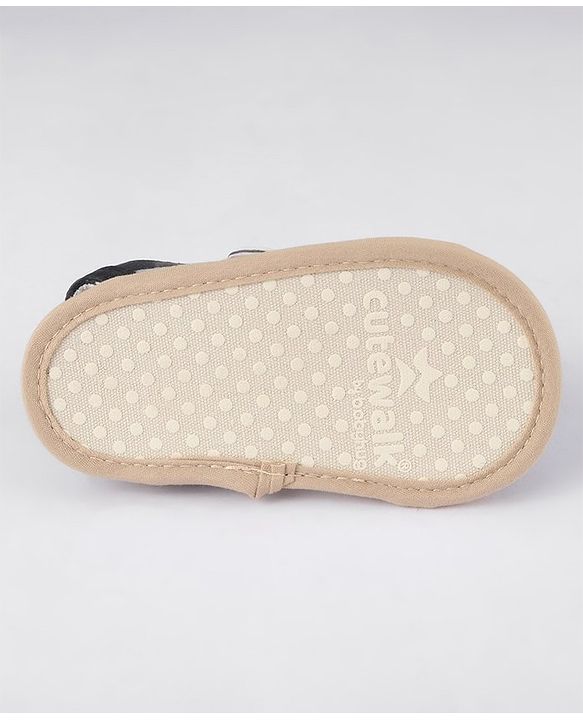 Cute Walk by Babyhug Velcro Closure Booties - Black