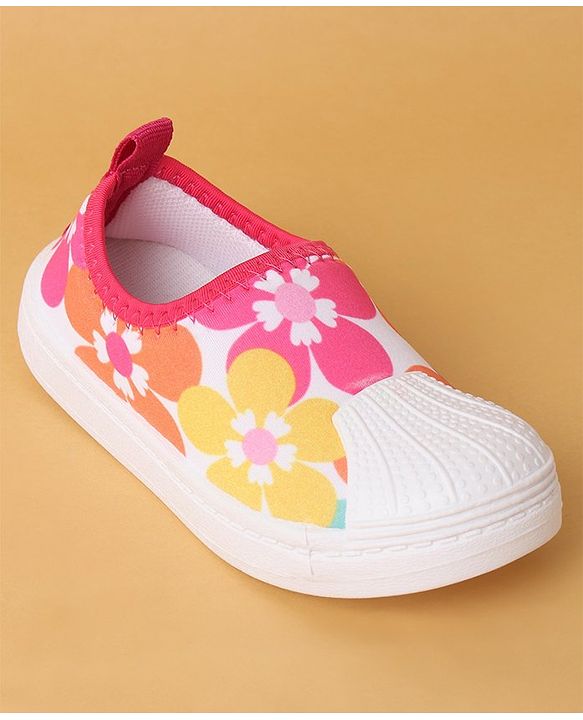 Cute Walk by Babyhug Casual Slip On Shoes Floral Print - Red