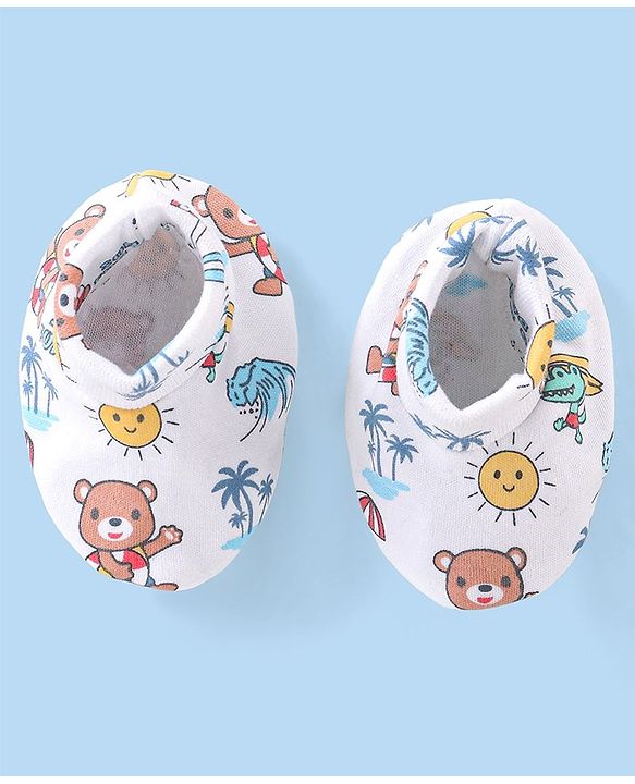 Babyhug 100% Cotton Cap Mittens & Booties with Beach Theme -White