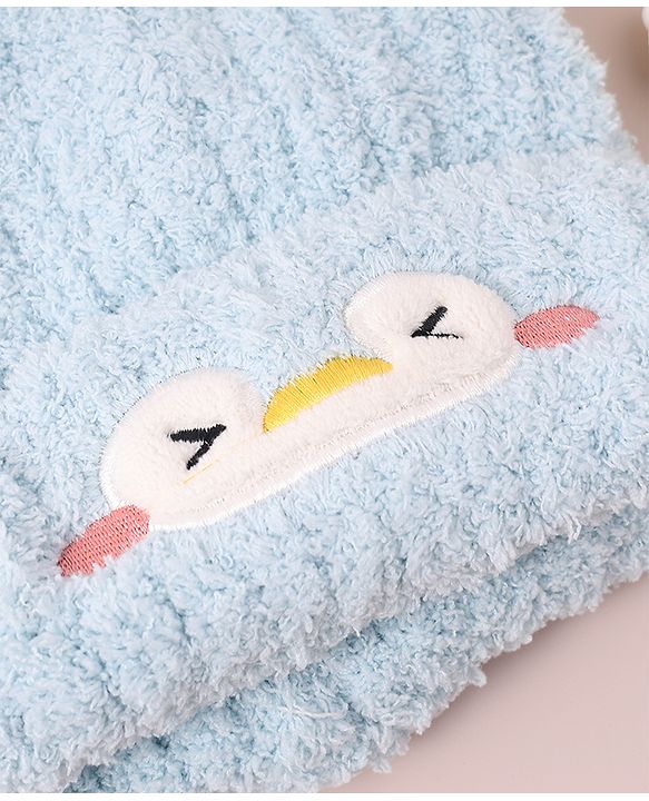 Babyhug Woolen Cap with Applique - White