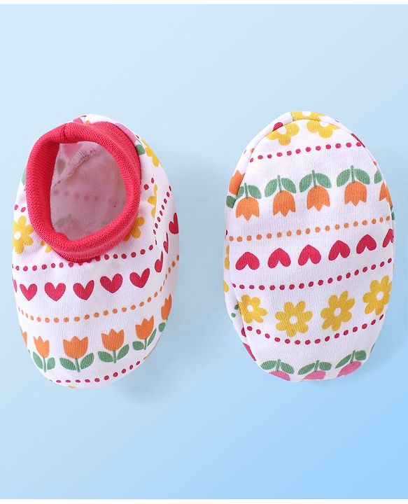 Babyhug 100% Cotton Interlock Knit Mittens & Booties Set Floral & Hearts Print - Multicolor