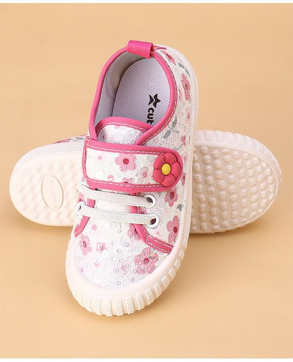 Cute Walk by Babyhug Casual Shoes with Velcro Closure & Floral Print & Applique - Fuchsia