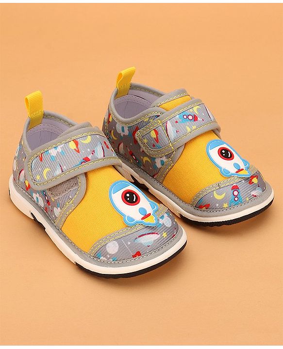 Cute Walk by Babyhug Casual Shoes With Velcro Closure Space Rocket Patch - Grey