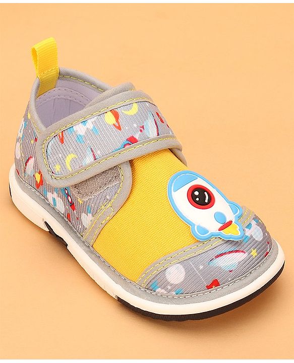 Cute Walk by Babyhug Casual Shoes With Velcro Closure Space Rocket Patch - Grey