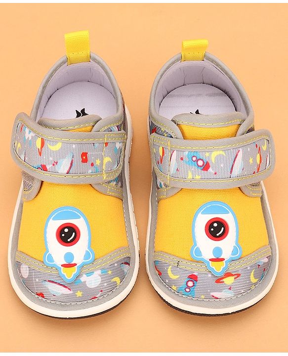 Cute Walk by Babyhug Casual Shoes With Velcro Closure Space Rocket Patch - Grey