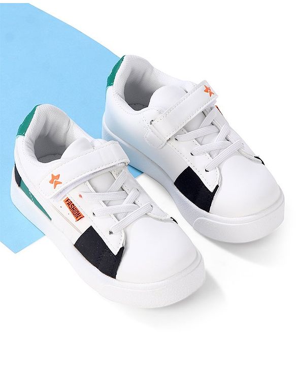Cute Walk by Babyhug Velcro Closure Sneakers -White Green & Black