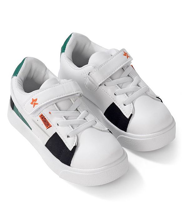 Cute Walk by Babyhug Velcro Closure Sneakers -White Green & Black