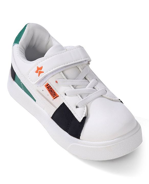 Cute Walk by Babyhug Velcro Closure Sneakers -White Green & Black