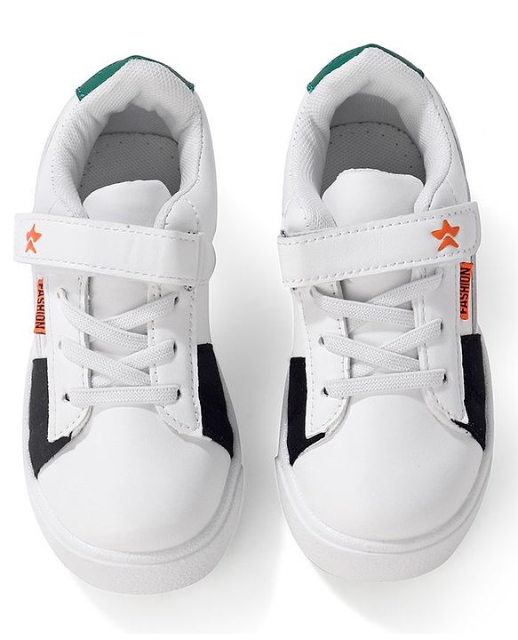 Cute Walk by Babyhug Velcro Closure Sneakers -White Green & Black