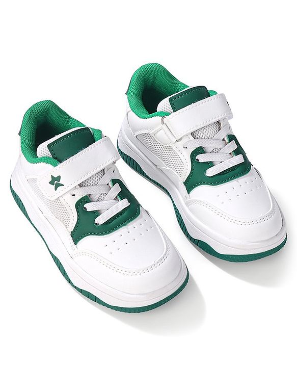 Cute Walk by Babyhug Velcro Closure Sneakers - White & Green
