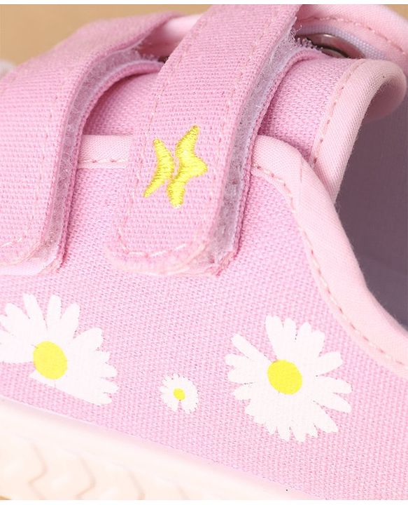 Cute Walk by Babyhug Casual Shoes with Velcro Closure Floral Print - Pink