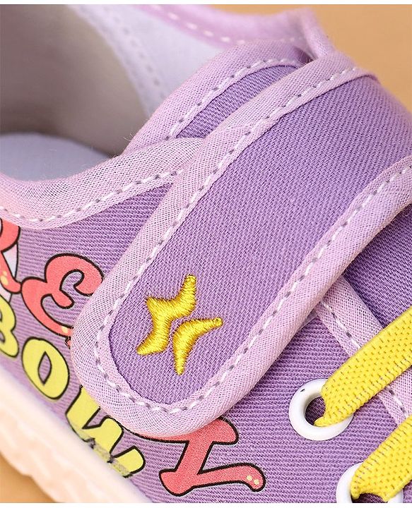 Cute Walk by Babyhug Casual Shoes with Velcro Closure Text Design - Black