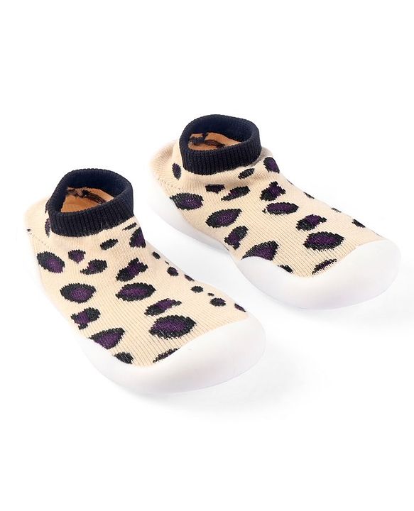 Cute Walk by Babyhug Slip On Socks Shoes with Cheetah Theme Print -  White