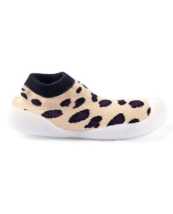 Cute Walk by Babyhug Slip On Socks Shoes with Cheetah Theme Print -  White