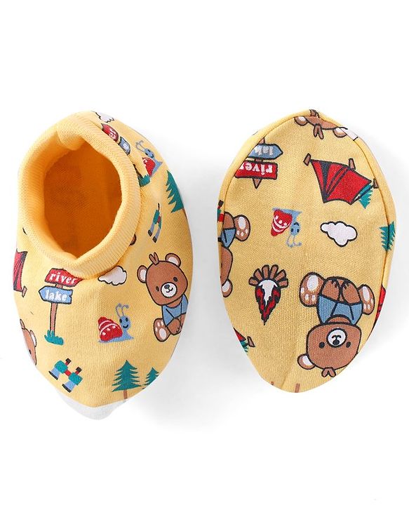 Babyhug 100% Cotton Interlock Cap Mittens & Booties Set with Teddy Bear Print - Yellow