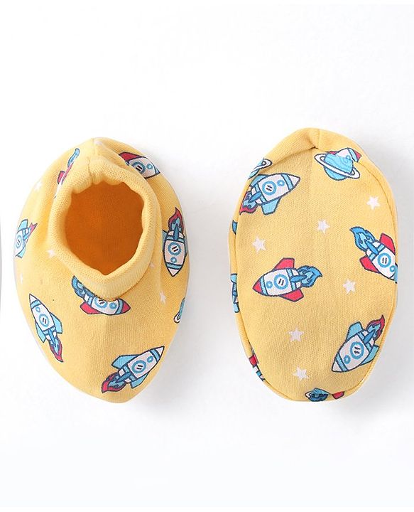 Babyhug 100% Cotton Knit Rocket Printed Mittens & Booties Set - Yellow