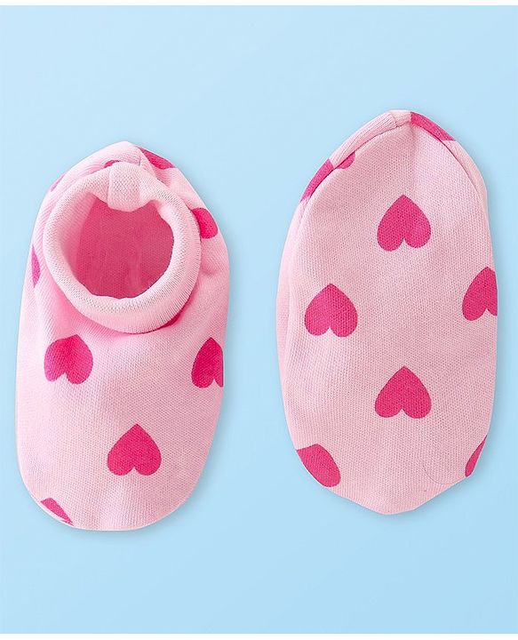 Babyhug Disney Cotton Knit Cap Mittens & Booties Set with Heart & Daisy Duck Graphic - Pink