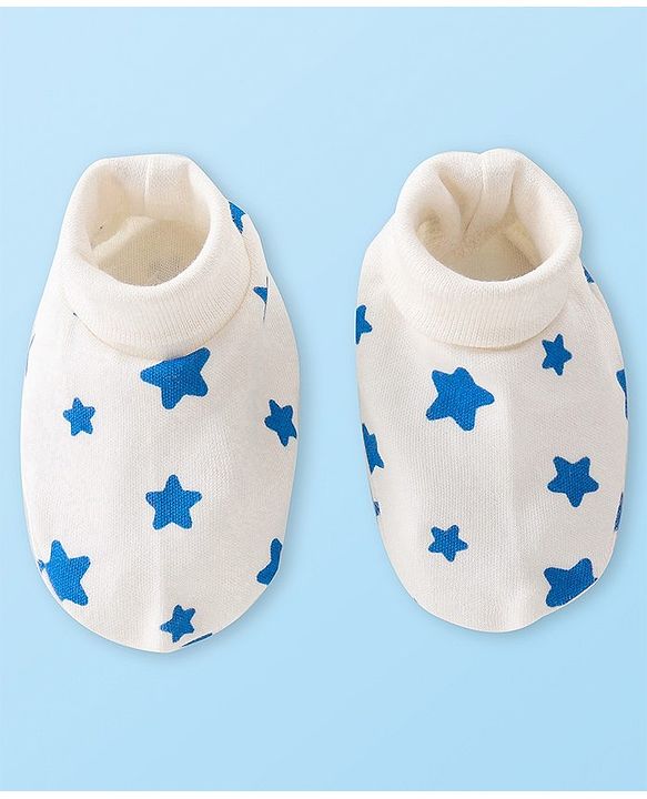 Babyhug Disney Interlock Knit Cap Mittens & Booties Set Mickey Mouse & Star Printed - White