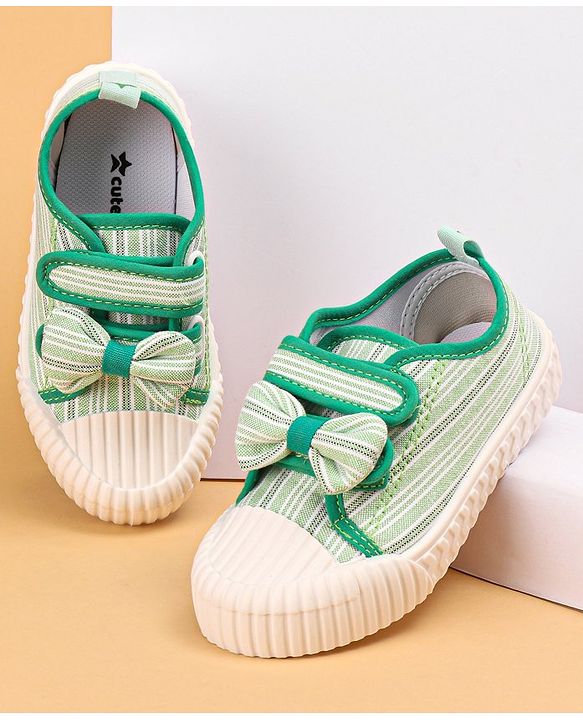 Cute Walk by Babyhug Velcro Closure Causal Shoes with Bow Applique - Green