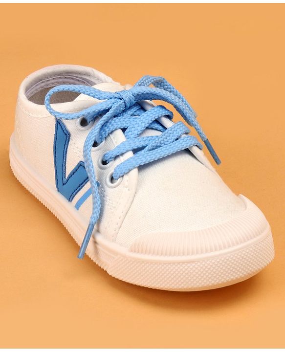 Cute Walk by Babyhug Lace Up Solid Colored Casual Shoes - White