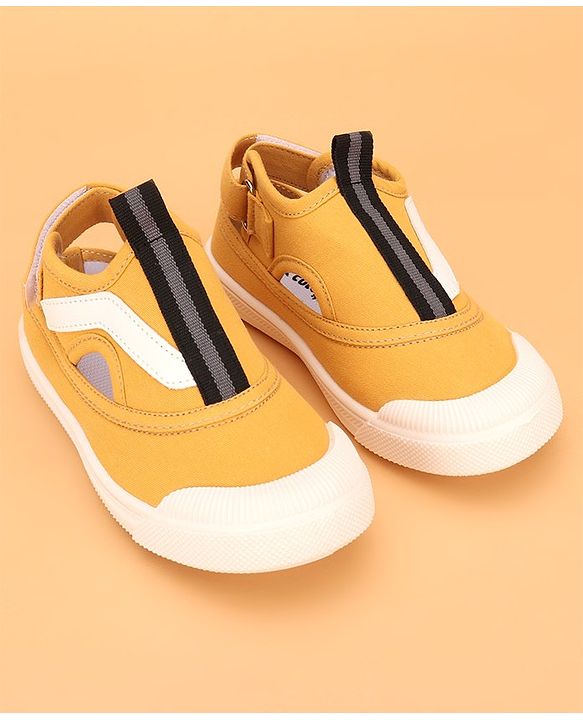 Cute Walk by Babyhug Casual Shoes with Velcro Closure - Yellow