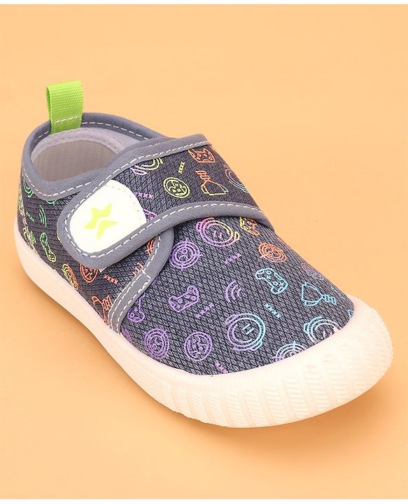 Cute Walk by Babyhug Casual Shoes with Velcro Trophy Print - Blue