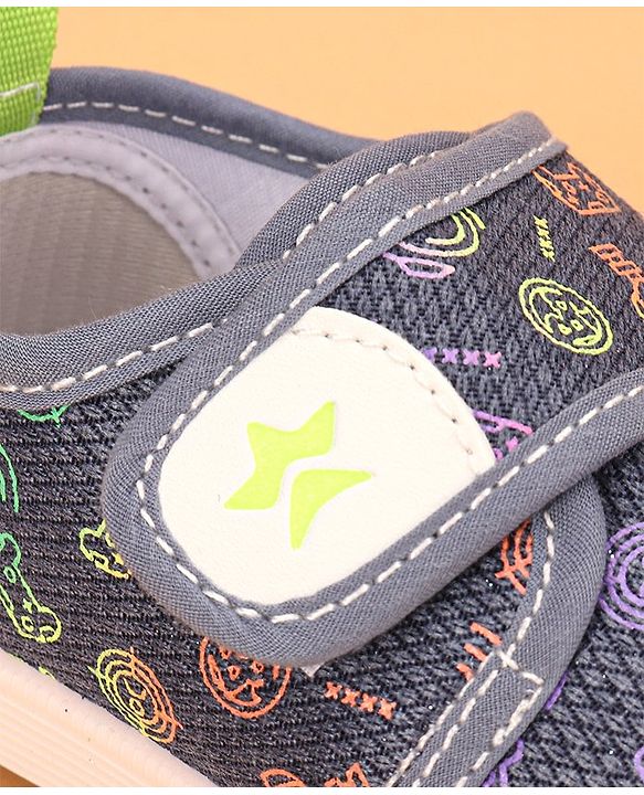 Cute Walk by Babyhug Casual Shoes with Velcro Trophy Print - Blue