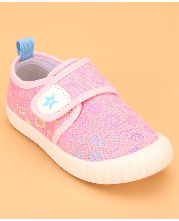 Cute Walk by Babyhug Casual Shoes with Velcro Trophy Print - Blue