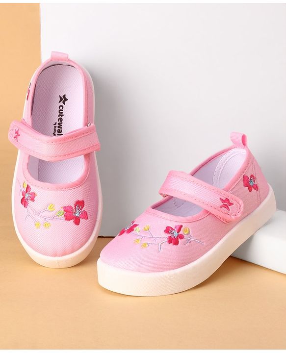Cute Walk by Babyhug Velcro Closure Casual Shoes Floral Design - Light Pink