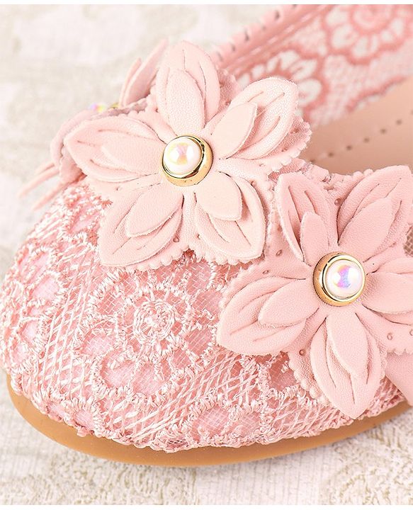 Cute Walk by Babyhug Velcro Closure Floral Applique Bellies - Pink