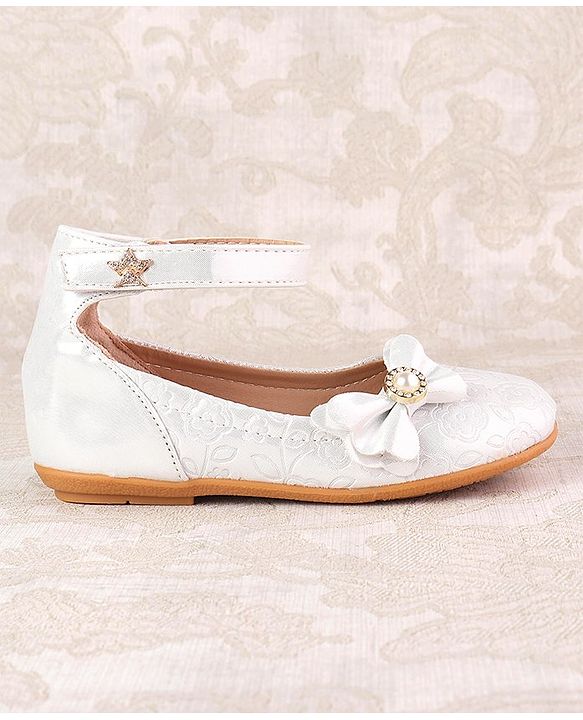 Cute Walk by Babyhug Ballerinas with Velcro Closure &  Bow Applique - White